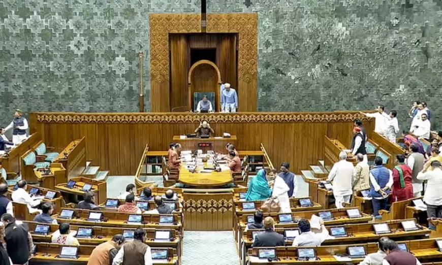 நாடாளுமன்றத்தில் எதிர்க்கட்சிகள் கடும் அமளி: இரு அவைகளும் ஒத்திவைப்பு